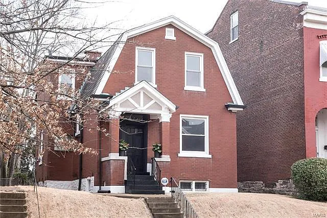 4328 S Compton Ave photo 1