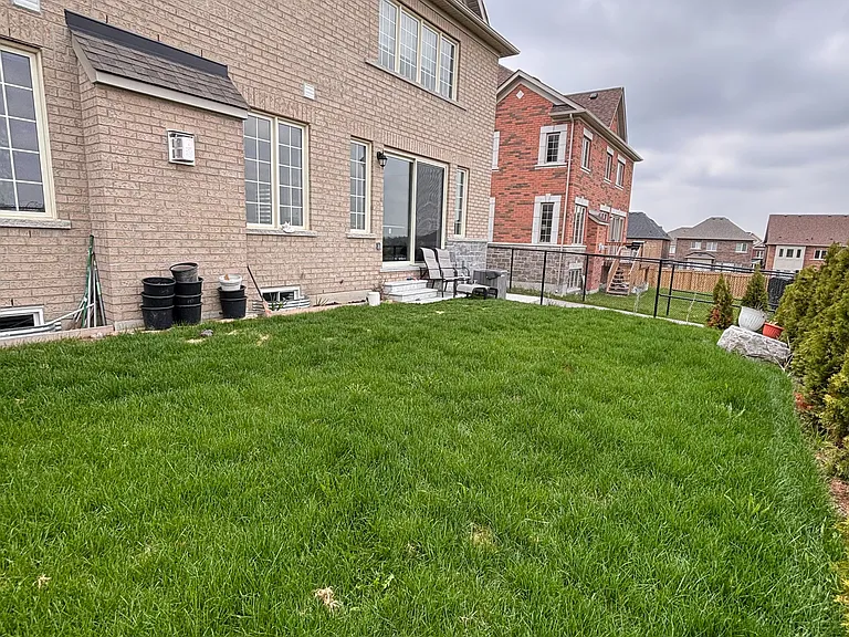 62 Angus Morton Cres — Photo 18