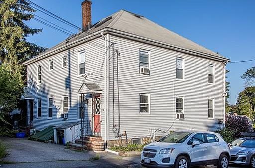3rd image of 62 Essex St