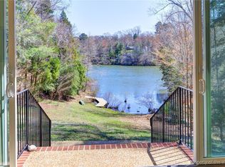 203 W Queens Dr, Williamsburg, VA 23185