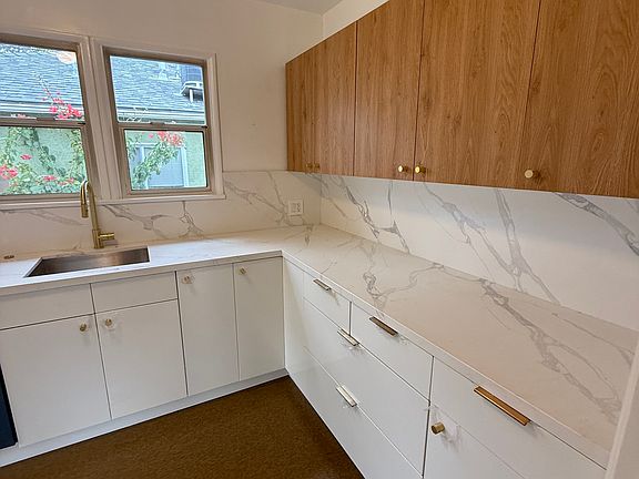 3rd image of 4368 Kraft Ave #1