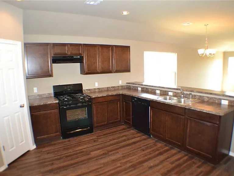2414 Canyon Creek Dr — Photo 4