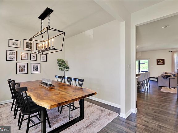 5th image of 217 Merifield Ct