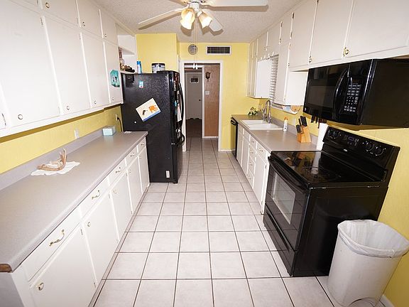 3rd image of 2116 Redbud Ave