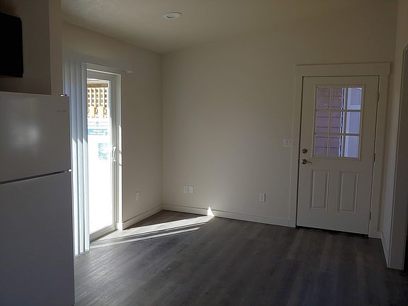4th image of 380 SE Garner St #374