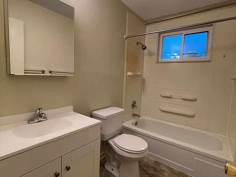 1751 Central Ave — Photo 8