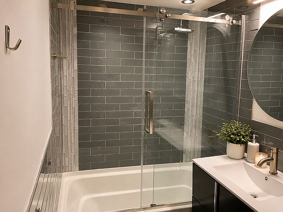 3rd image of 1250 4th St SW APT 212
