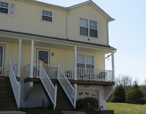 2nd image of 7 Alicia Ln #7