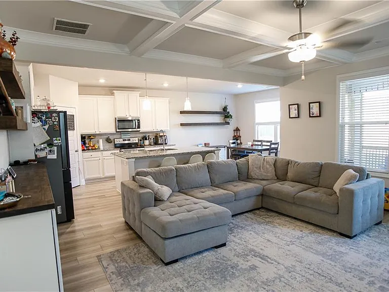 5329 Fox Hill Ln — Photo 6