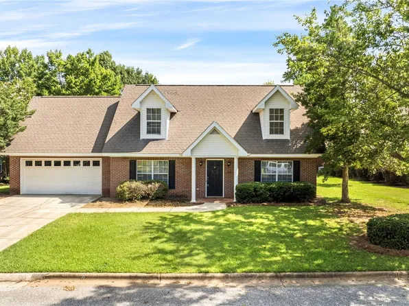1868 Hillbrook Cir, Auburn, AL 36830