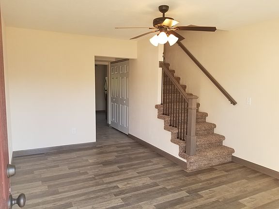 3rd image of 309 Meadow Dr #2