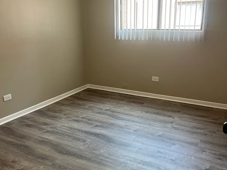 6045 Marshall Ave #2W — Photo 8