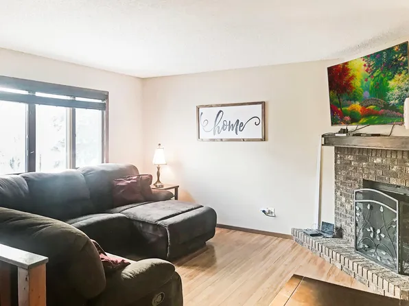 2865 Warwick Loop, Bismarck, ND 58504