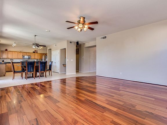 Family Rm to Kitchen