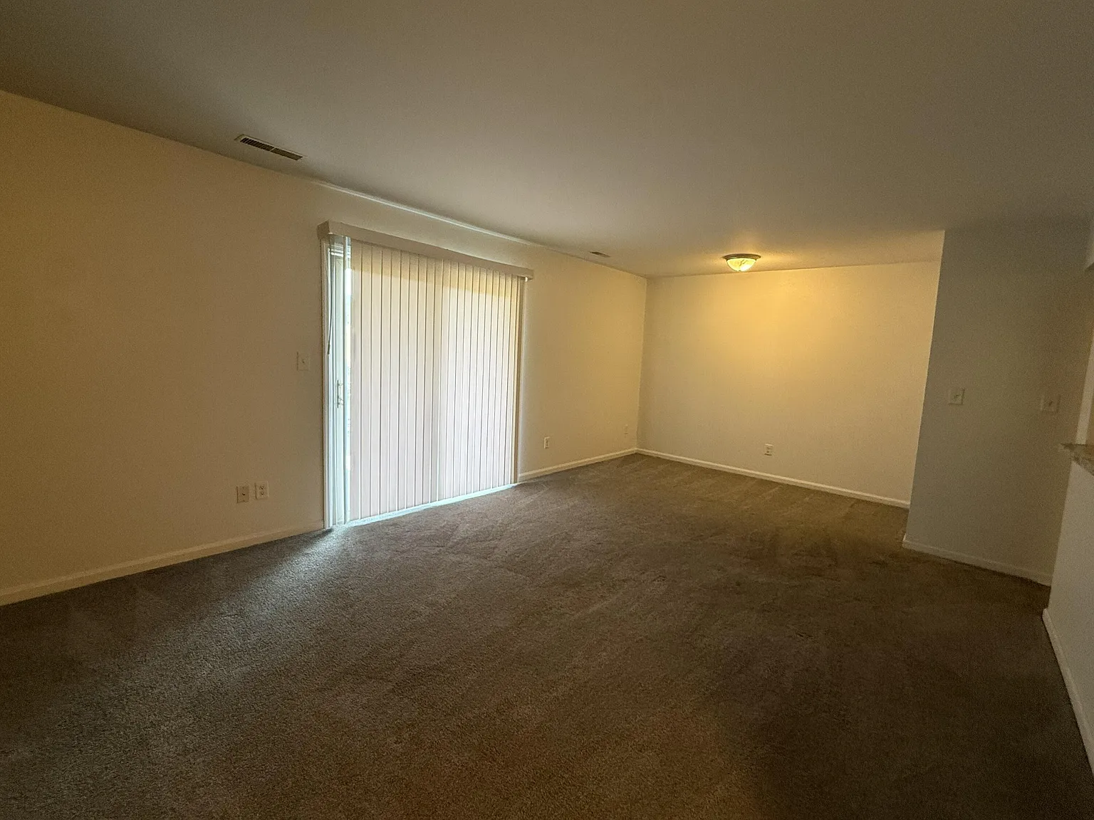 2 bed, 1.0 bath, 988 sqft, $1,225 — Photo 3