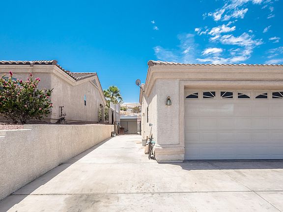 3rd image of 1920 Cabana Dr