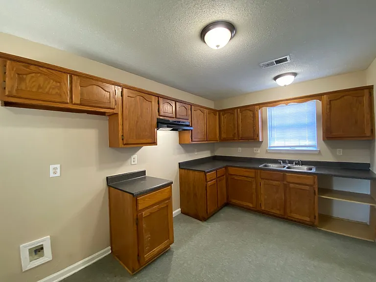 3791 Fountain Gate St — Photo 3