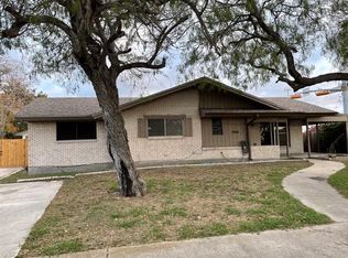 1066 Burkshire Dr, Corpus Christi, TX 78412