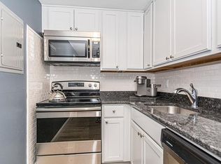 96 Richardson Rd #B24, North Chelmsford, MA 01863