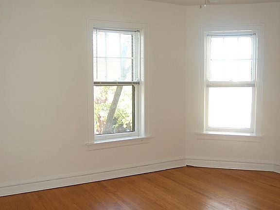 4th image of 1607 W Thome Ave #2
