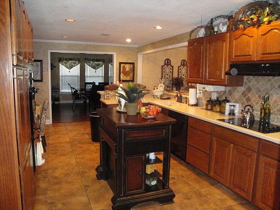 3rd image of 1228 1/2 N Temple Dr