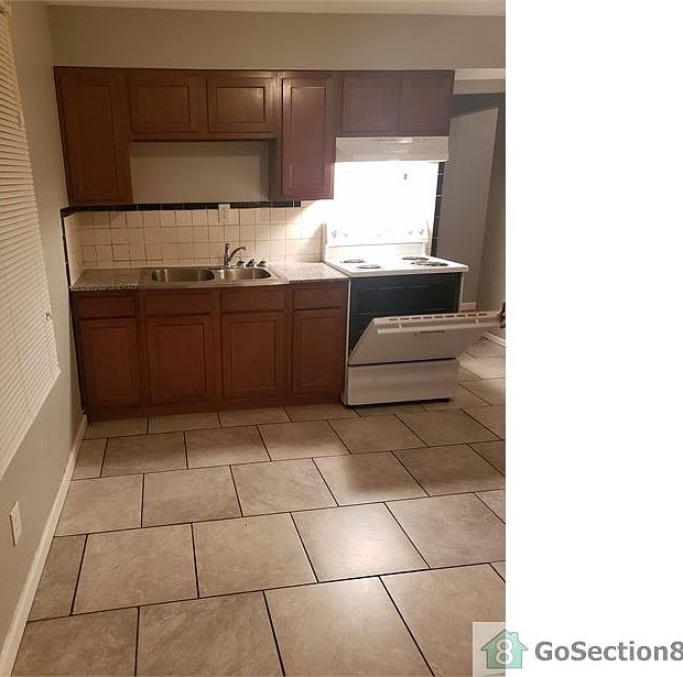 2nd image of 125 Du Bourg Ln