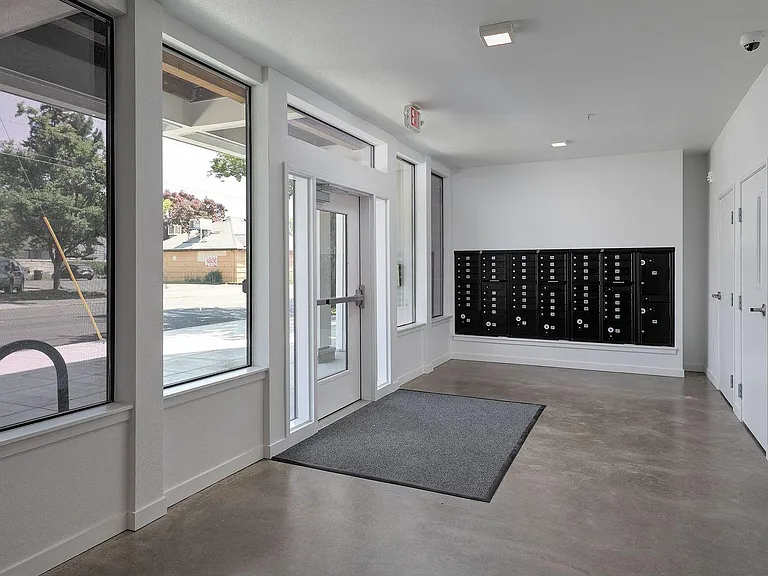 7550 N Lombard St — Photo 21