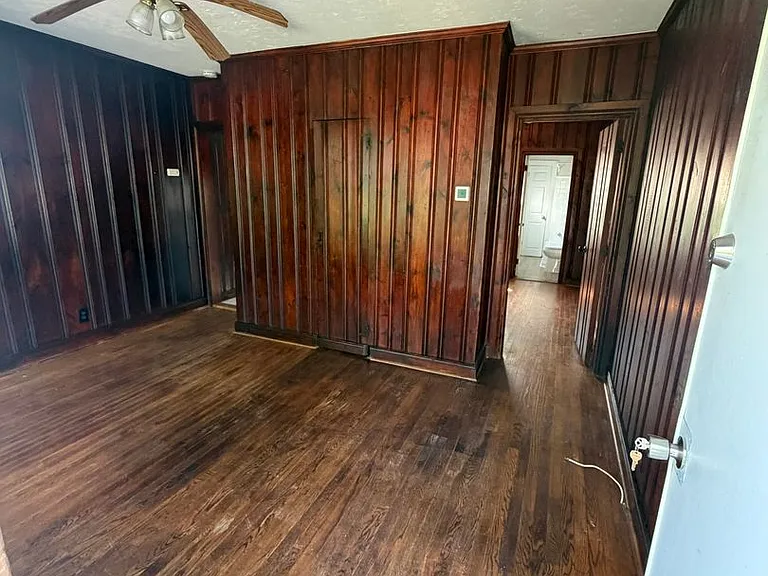 2114 E Landis Ave — Photo 11