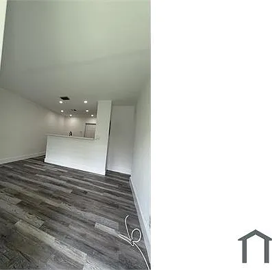 2030 Taylor St — Photo 4