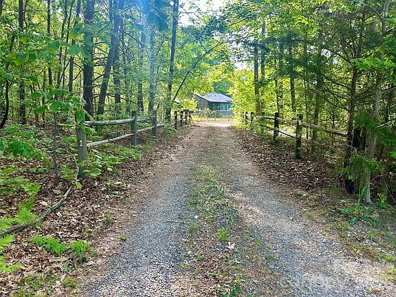 2nd image of 3202 Puetts Chapel Rd