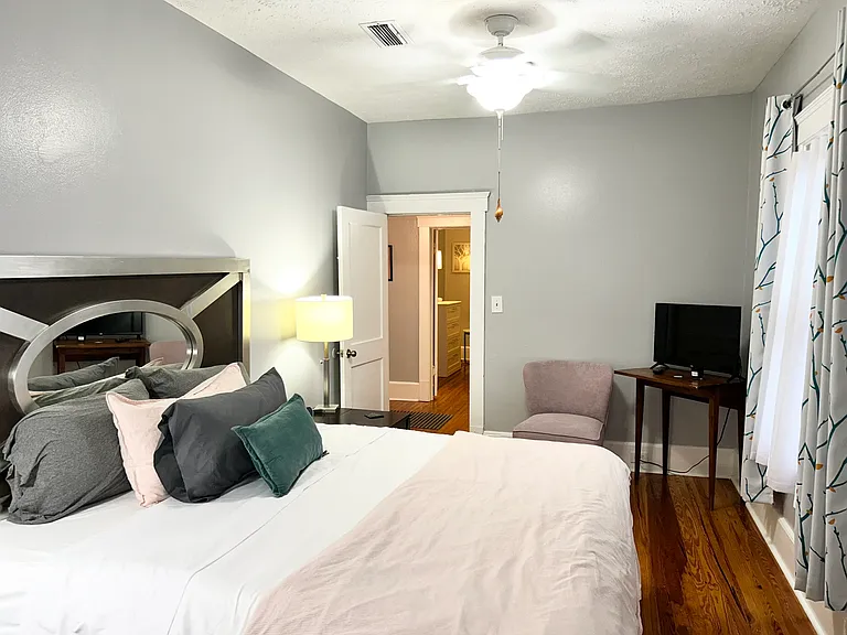 1039 Riviera St — Photo 56