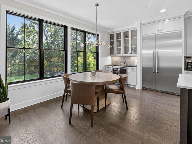 6106 Swansea St — Photo 11