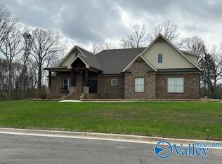 78 Grant Mountain Crst, Grant, AL 35747