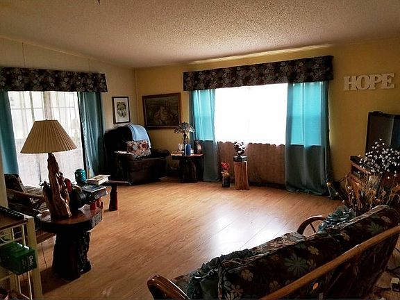 4th image of 40 White Feather Ln