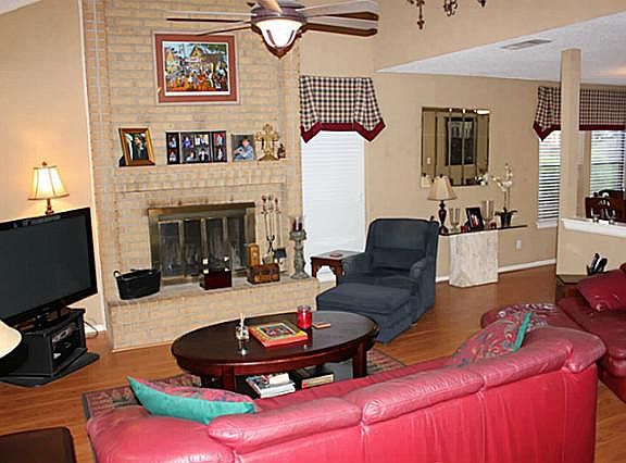 3rd image of 1138 Silverlake Dr
