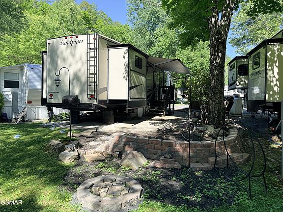 4th image of 4229 E Pkwy #281-lot 281