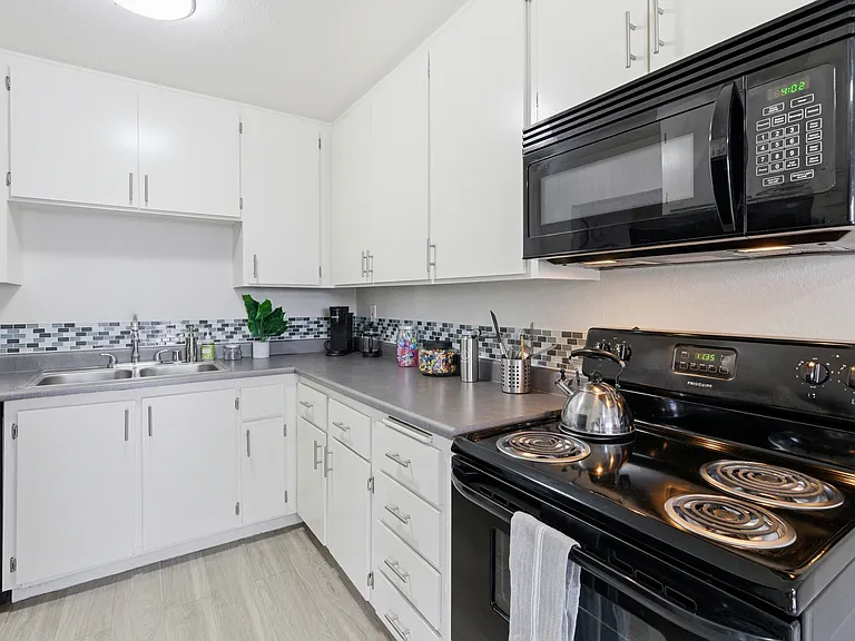 University Crest Apartments - Near UCR — Photo 21