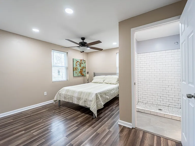 8033 Edgewater Ave — Photo 22