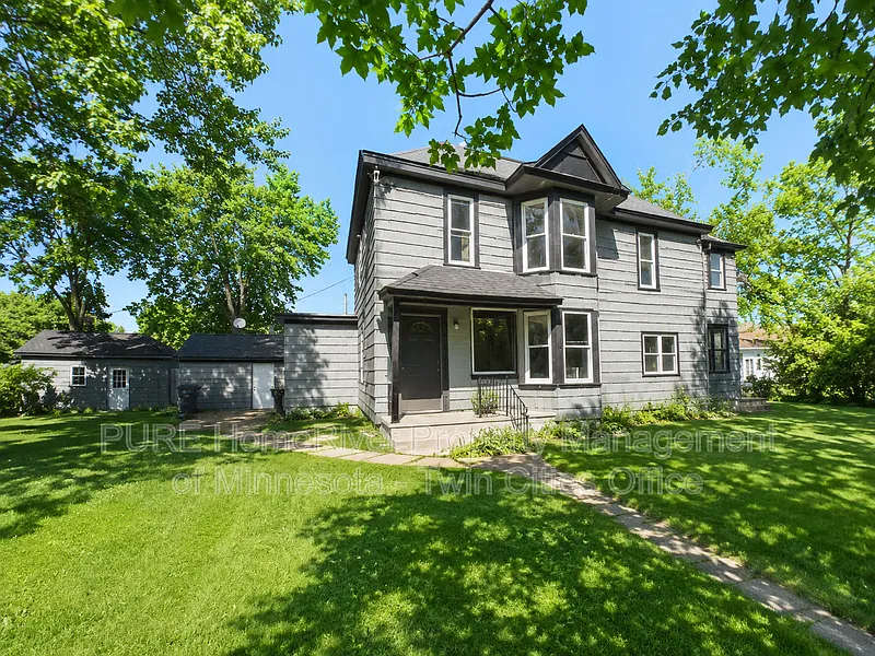 637 Earl St #2
