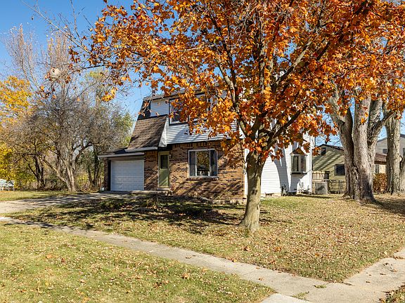 3rd image of 9247 Panama Ave