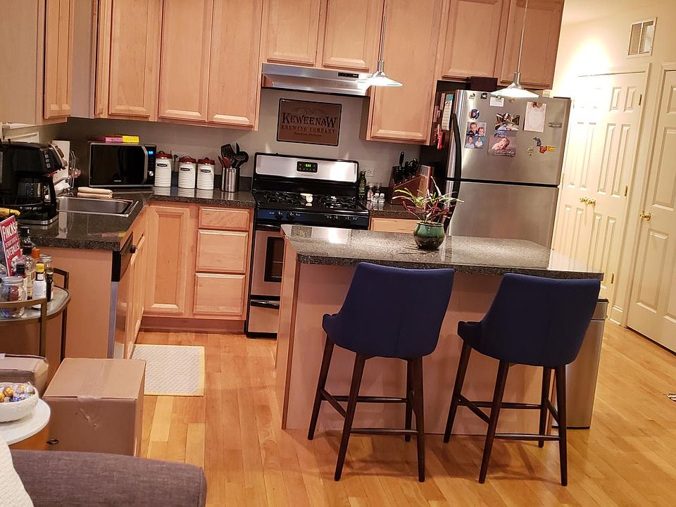 1st image of 3123 N Oakley Ave #2N