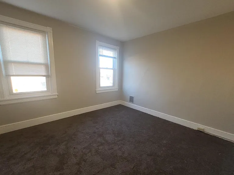 230 Broadway #C — Photo 5