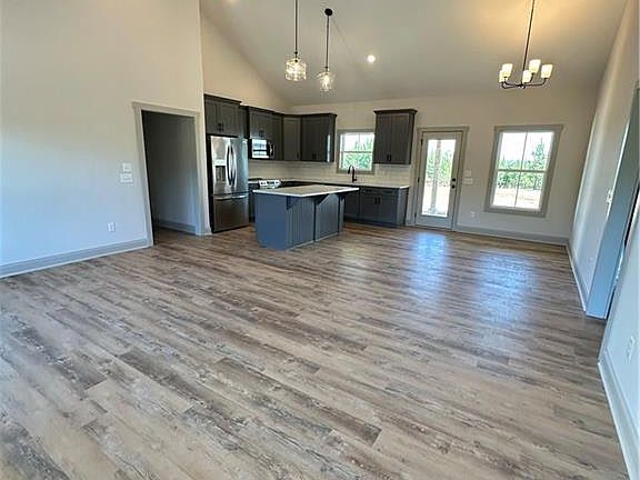 3rd image of 5304 Lee Road 254