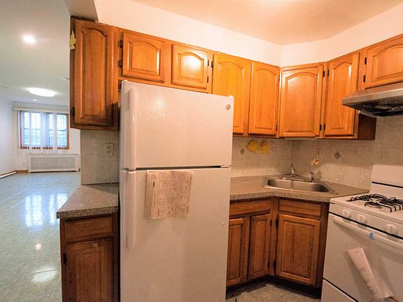 3rd image of 2975 Shore Pkwy #1