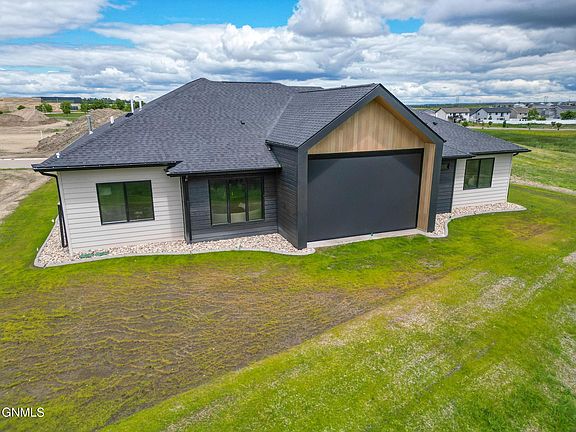 5th image of 5009 Helsinki Ln
