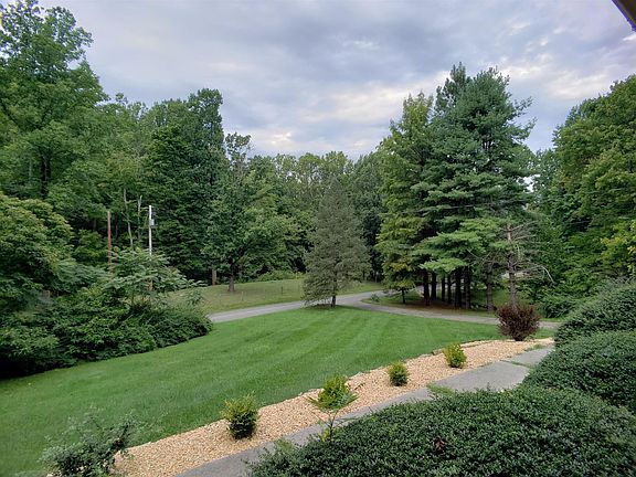 3rd image of 7542 Apple Grove Ln