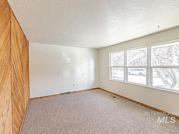 5th image of 560-562 Tendoy Dr