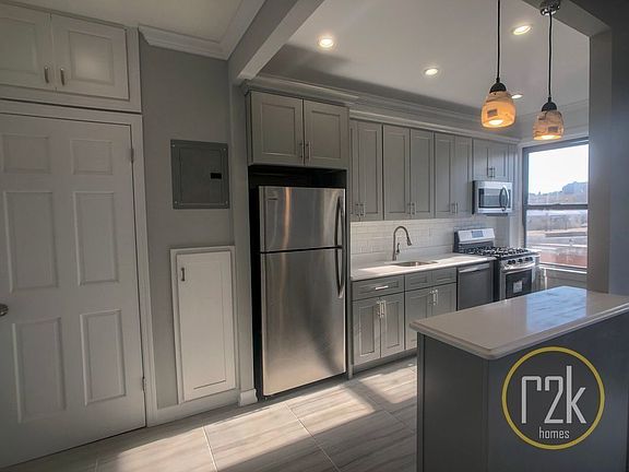 3rd image of 30-11 Astoria Blvd #44