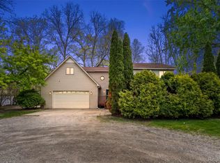 2475 S Ortonville Rd, Ortonville, MI 48462