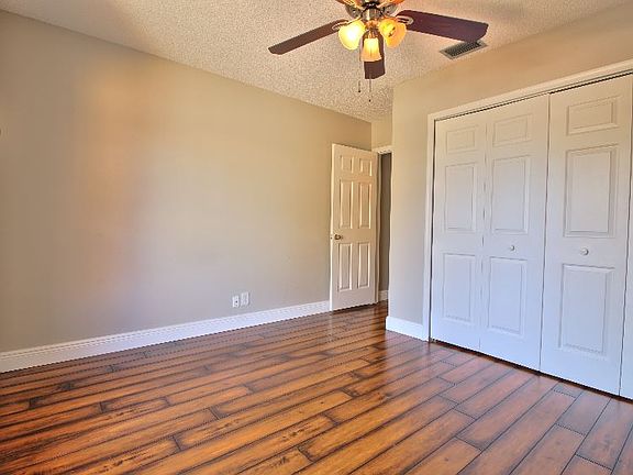 4th image of 1160 NW 22nd Ave